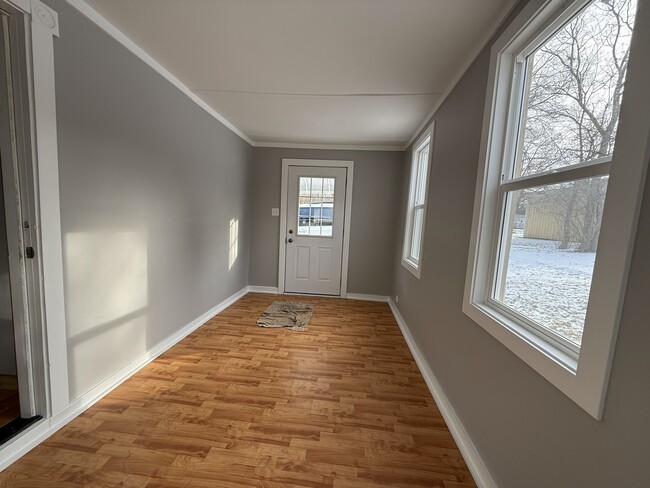 Building Photo - 3717 State Line Rd