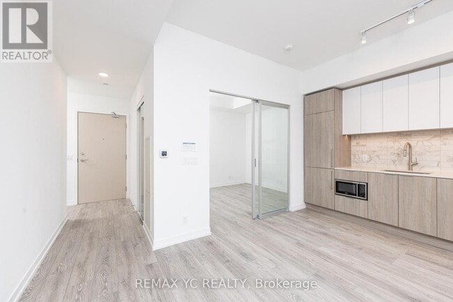 Building Photo - 2020 Bathurst St