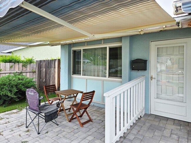 Building Photo - Updated Single Level Home in Poway