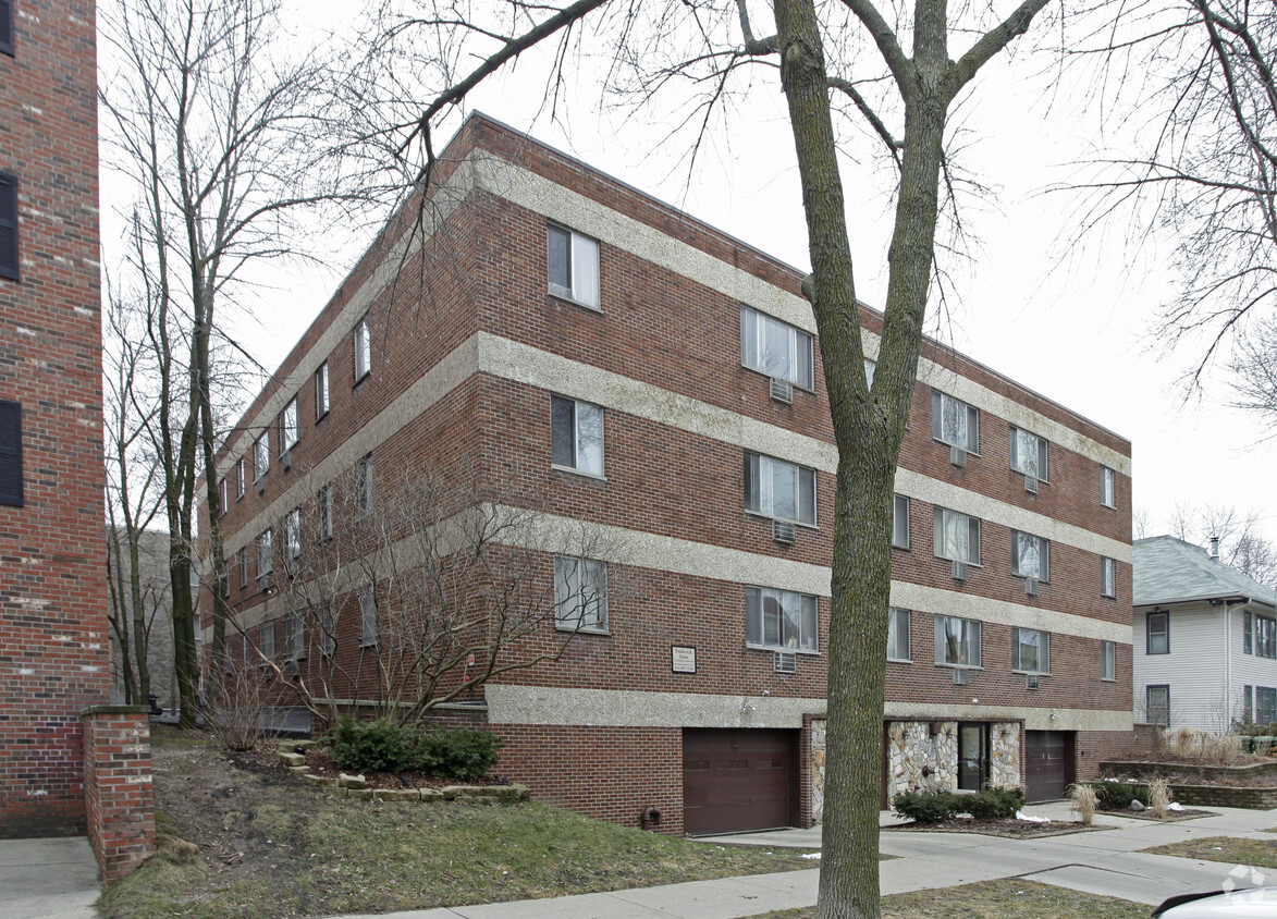 2637 N Frederick Ave - Frederick Ave Apartments