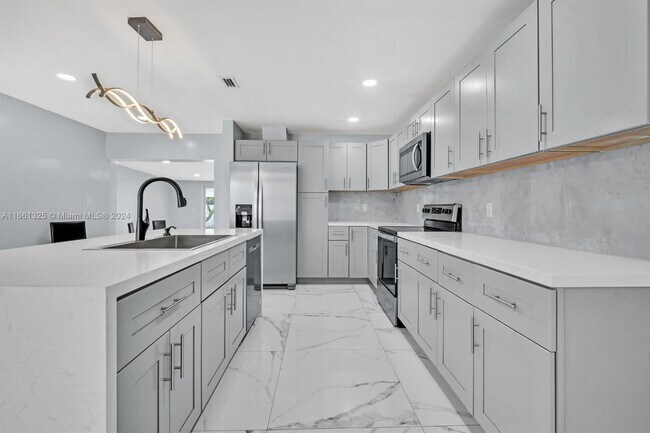 Foto del edificio - 4732 NW 168th Terrace