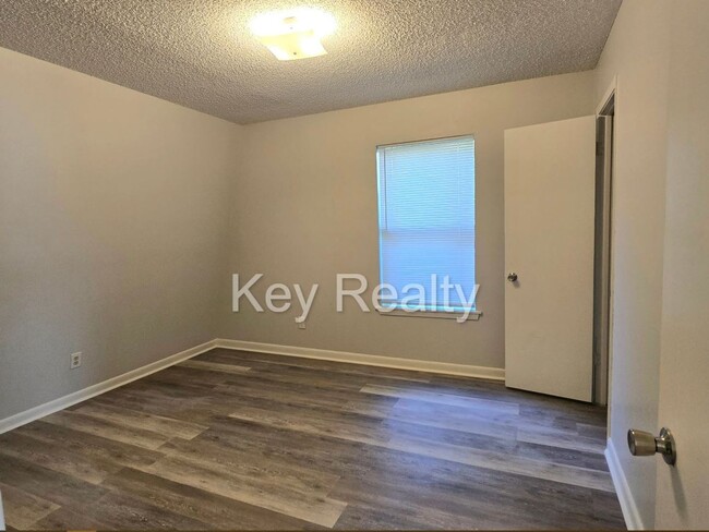 Building Photo - 214 - B Lee St. - Pineville, downstairs unit