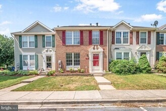 Building Photo - 1542 St Lawrence Ct
