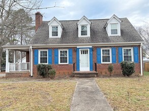 Building Photo - 323 S Hamilton St