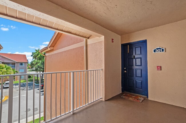 Private balcony with outdoor space - 15770 SW 104th Ter