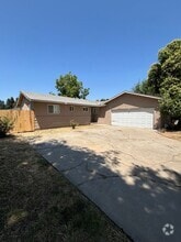 Building Photo - 1143 E Alexander Ave