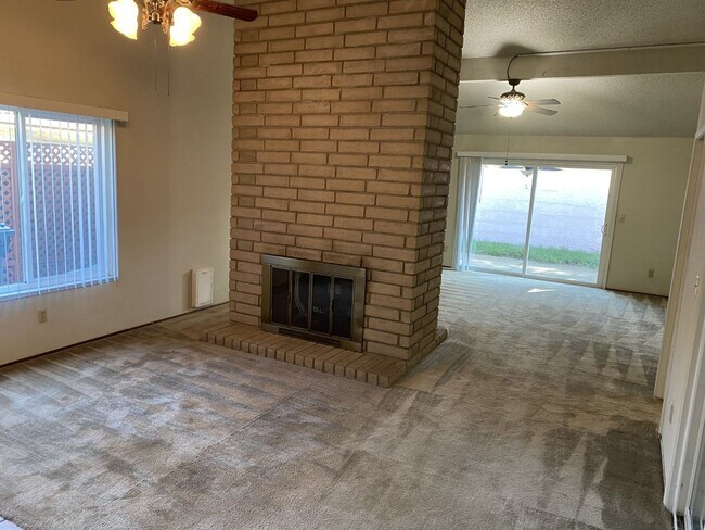 Building Photo - Single Story Home
