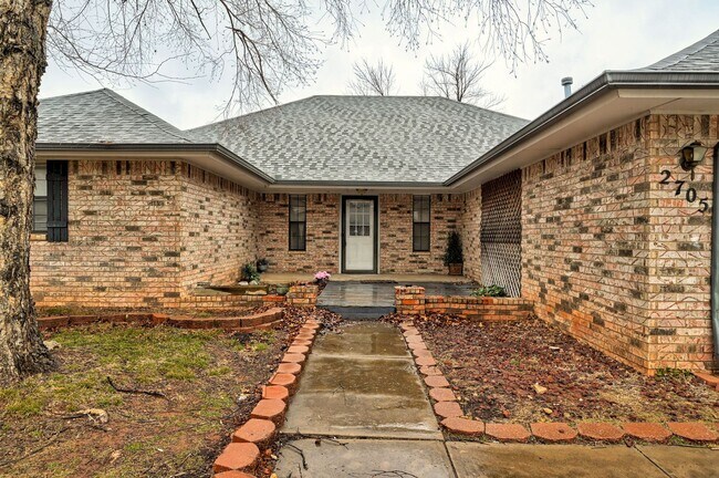 Building Photo - Beautiful 4 Bed 2 Bath Home in Edmond!
