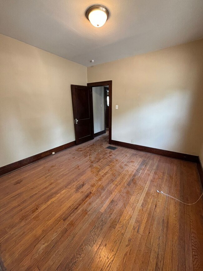 Building Photo - House for rent near downtown Urbana