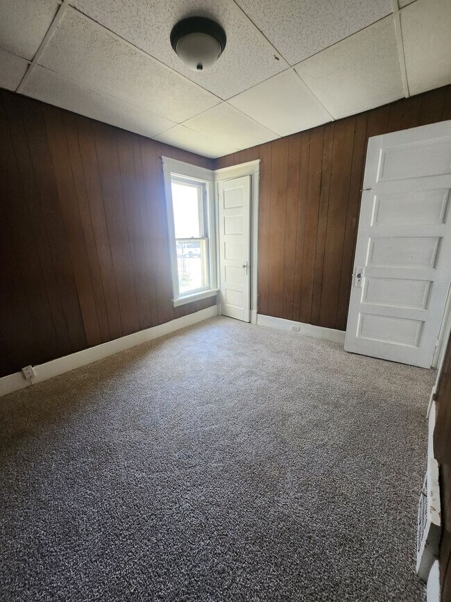Foto del edificio - Lower 3 bedroom unit