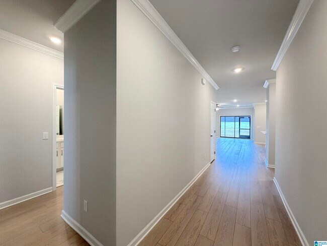 Building Photo - 151 Clift Crk Dr