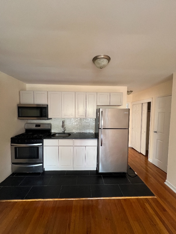 Building Photo - 229 Shephard Ave