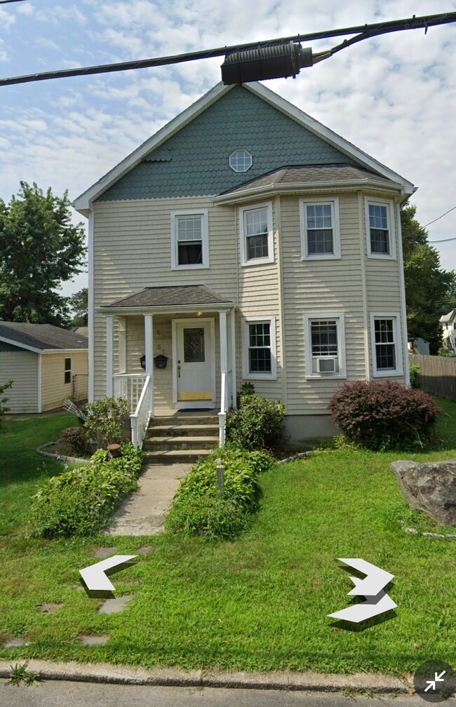 Building Photo - 53 Pettaconsett Ave