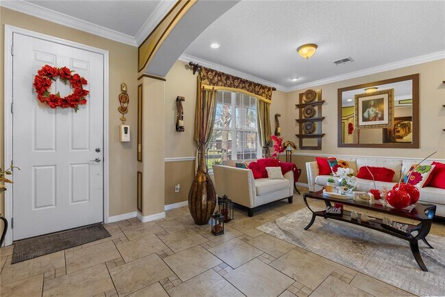 Building Photo - 1352 Oakcrest Ct