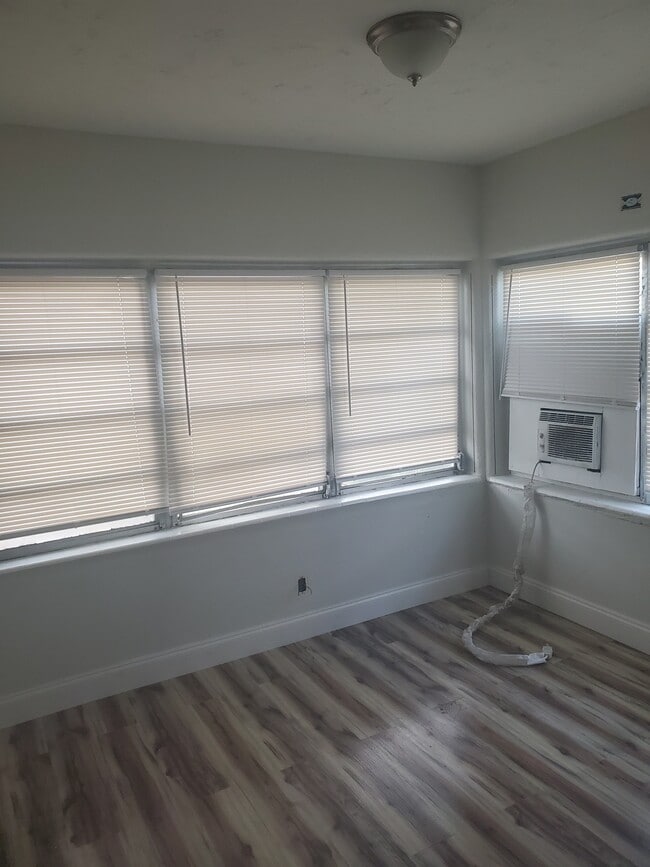 2nd Bedroom - 1937 Madison St