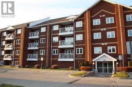 Photo du bâtiment - 193 Lake Driveway W