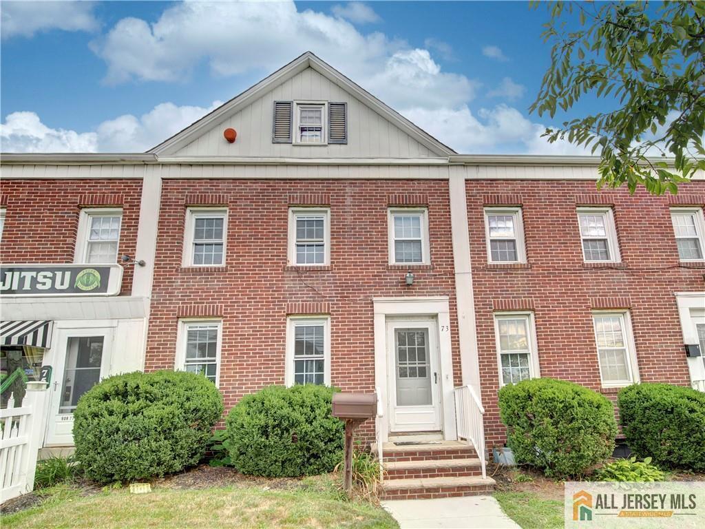 Foto principal - 73 N Main St
