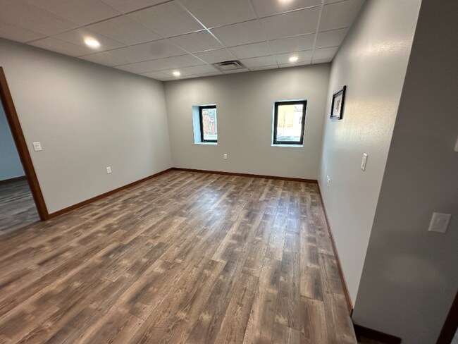 Foto del edificio - 515 N Riverfront Dr