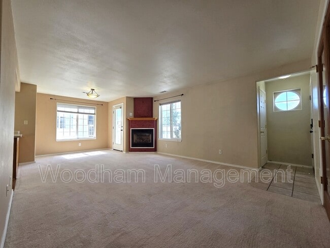 Building Photo - 2940 W Villard St