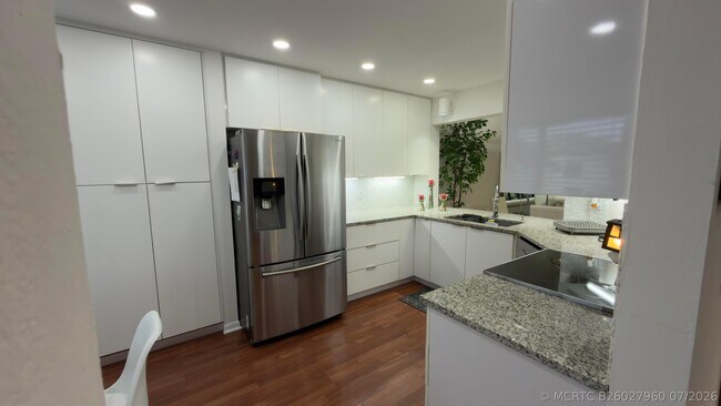 Foto del edificio - 7473 Glendevon Ln