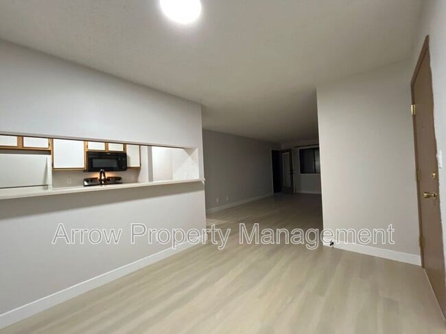 Building Photo - 2340 N 44th St