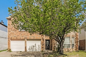 Building Photo - 3336 Raleigh Dr