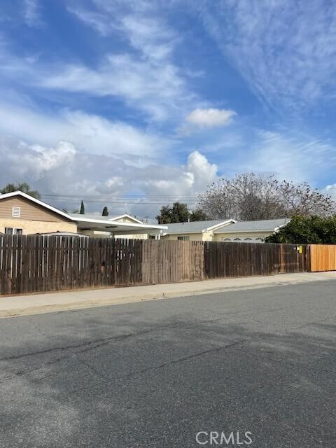 Foto del edificio - 998 S Eleanor St