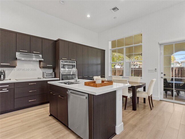 Foto del edificio - 11339 NW 71st St