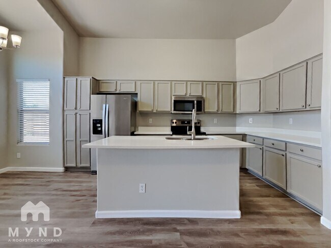 Building Photo - 25846 W Kendall St