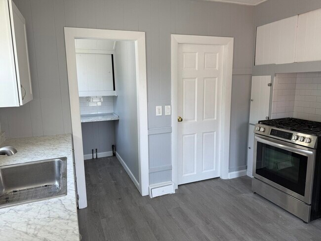 Foto del edificio - 410-412-412 Court St