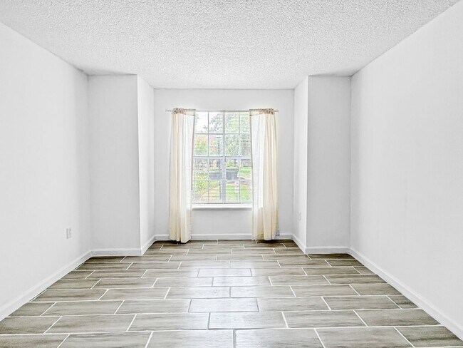 Foto del edificio - Resort-Style Living in a Gated Community – 2 Bed / 2 Bath Condo in Clearwater!