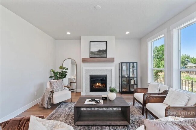 Building Photo - 562 Hidden Mill Ct.