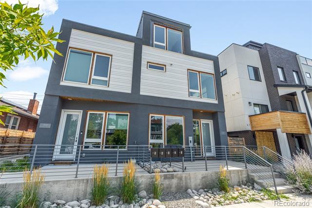 Foto principal - 3832 Jason St
