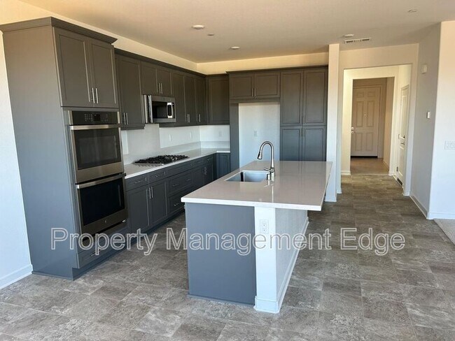Building Photo - 30460 Arroyo Spgs St