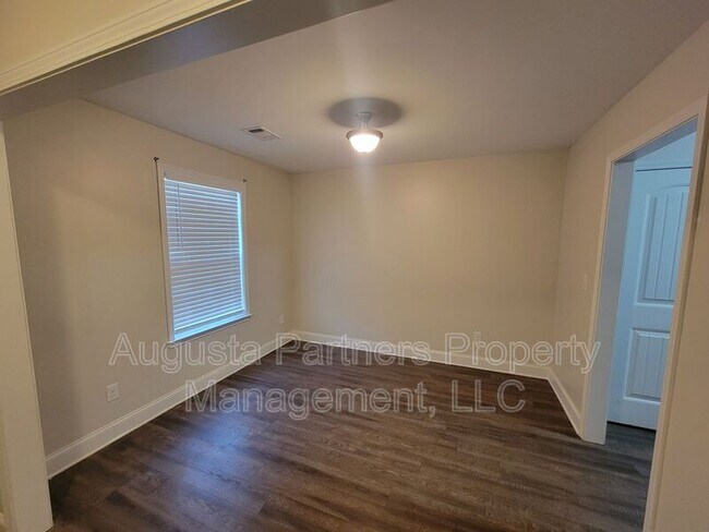 Building Photo - 1330 Crawford Creek Pl