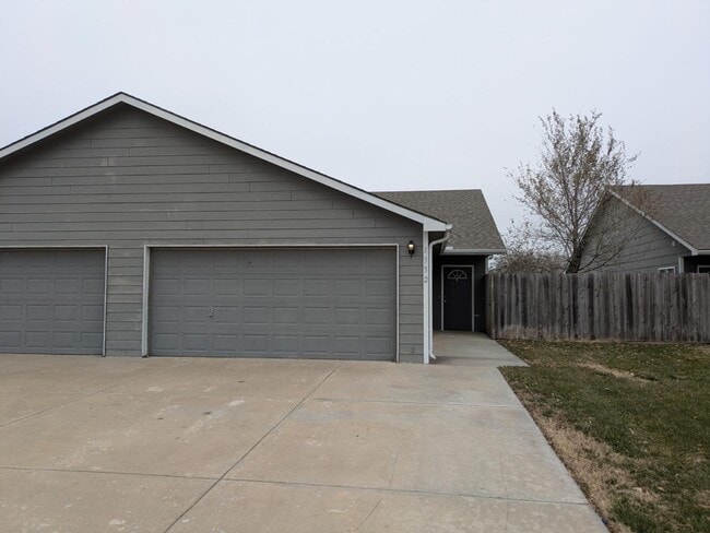 Building Photo - 1334 N Curtis Ct