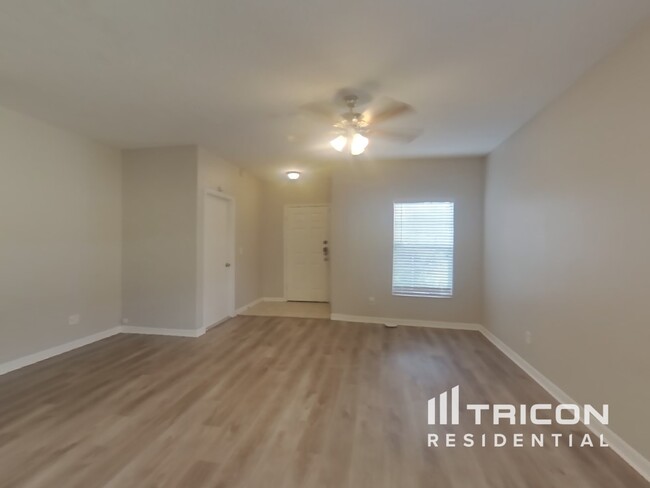Building Photo - 3625 16th St Ct E