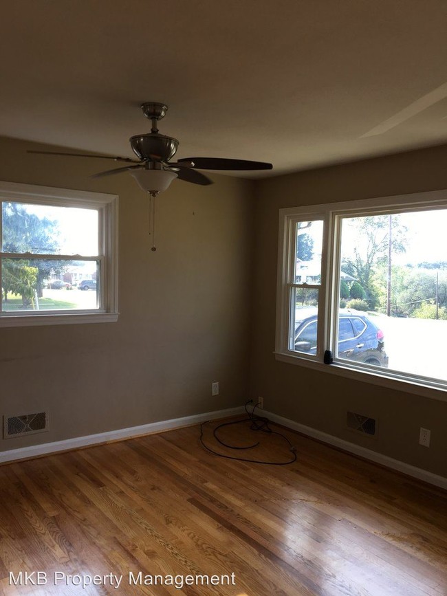 Foto del edificio - 3 br, 1 bath House - 1753 Victoria Street