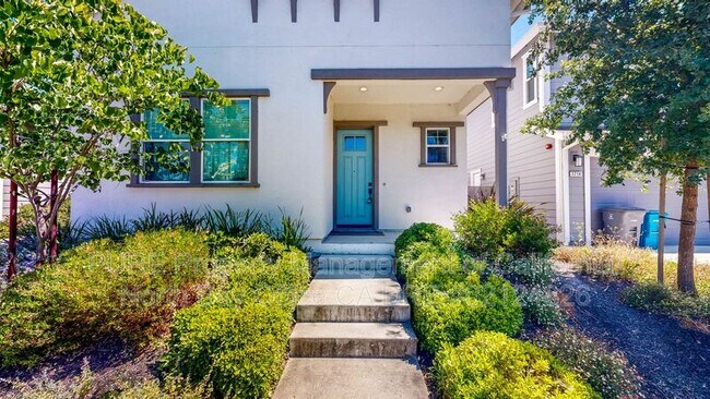 Foto del edificio - 1718 Linden Ln