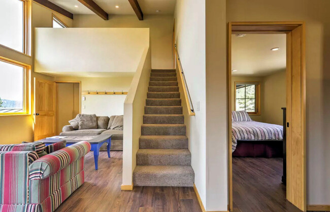 Foto del edificio - 58330 Donner Summit Rd