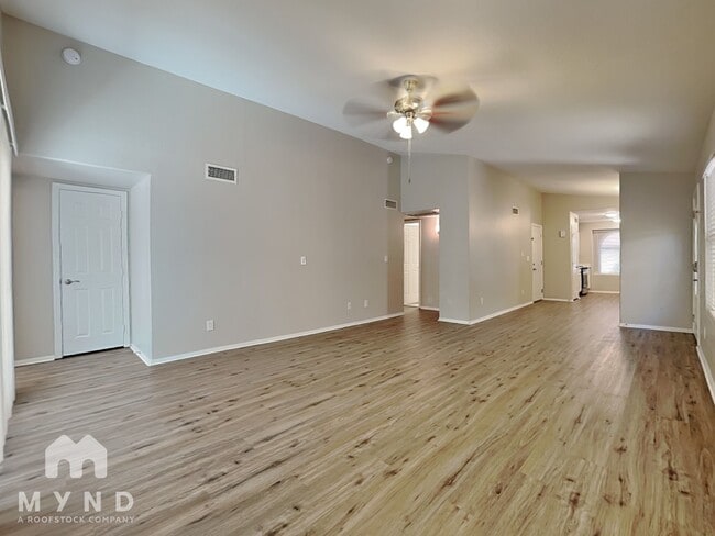 Building Photo - 19153 N 75th Dr