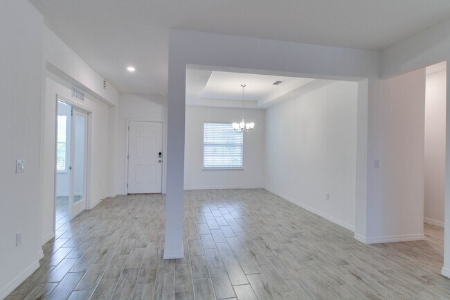 Building Photo - 2525 Carriage Pointe Loop