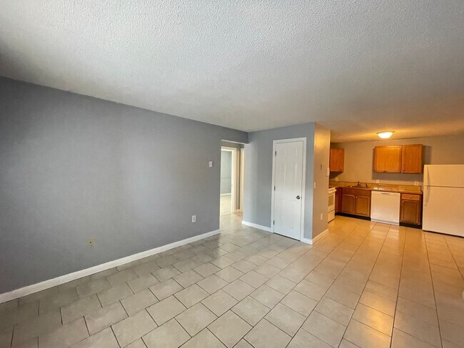 Foto del edificio - 179 Loudon Rd