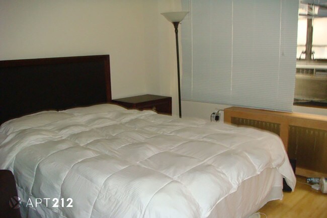 Foto del edificio - 307 E 44th St