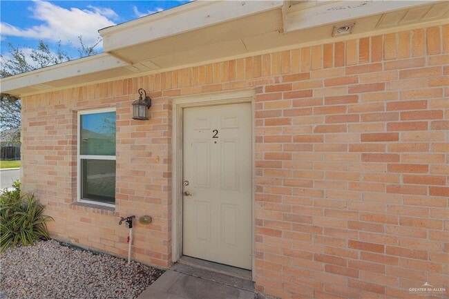 Building Photo - 19 Carlisle Ave