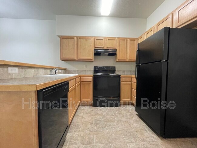 Building Photo - 16674 N Profit Cir