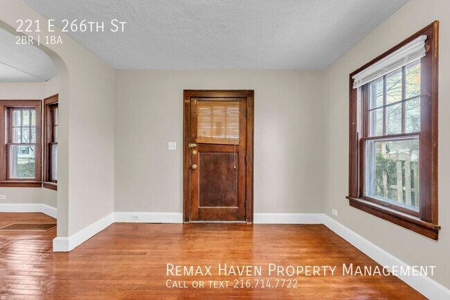 Foto del edificio - 221 E 266th St