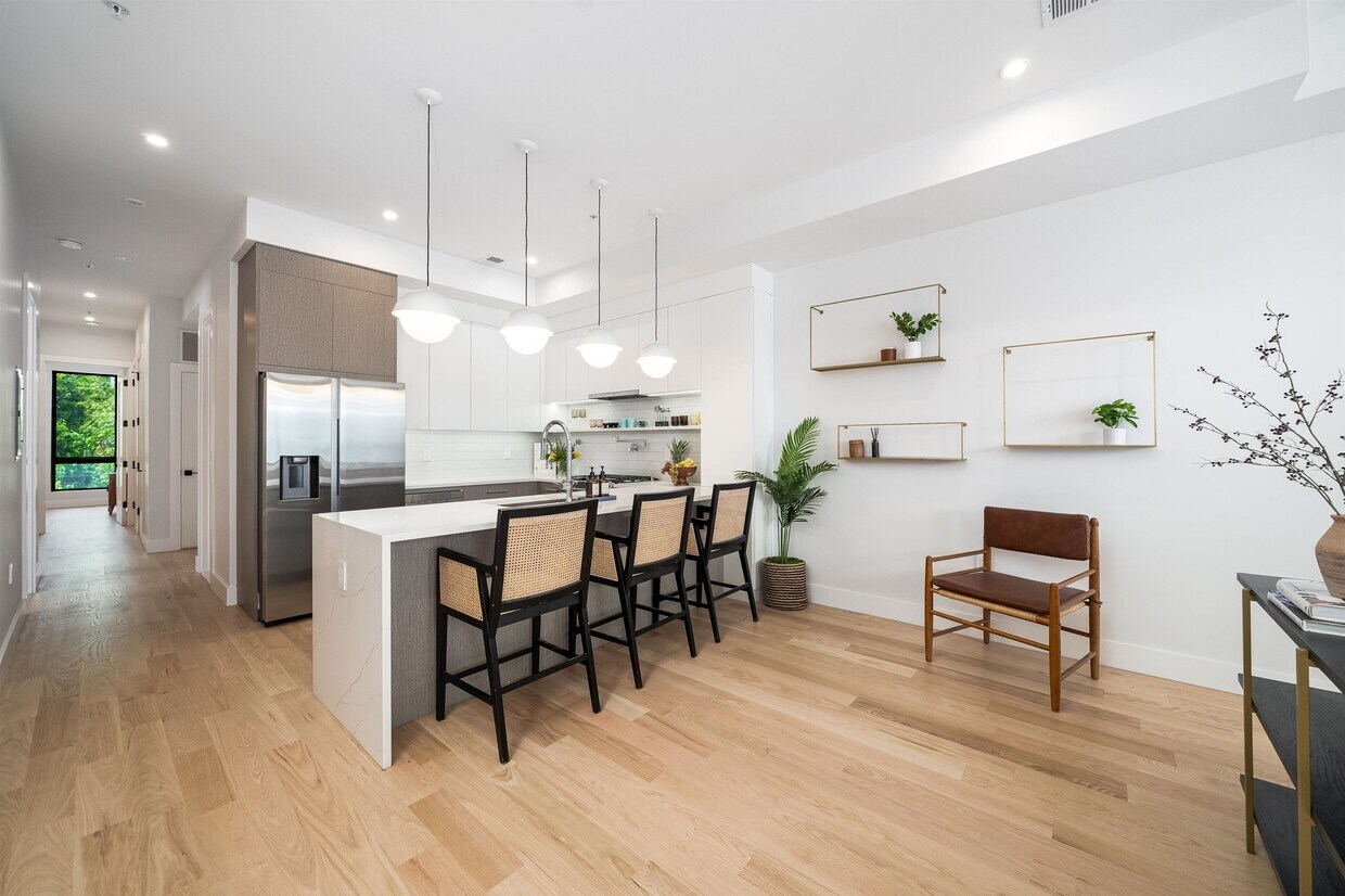 Foto principal - 70 Gardner Ave
