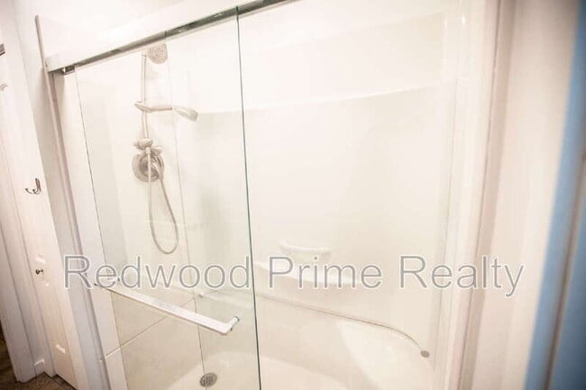 Building Photo - 2321 Smoke Dr