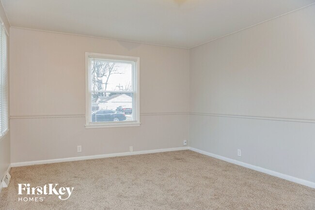 Building Photo - 1054 S Pleasure Ct